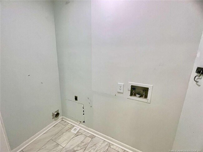 Building Photo - 2309 Village Dr