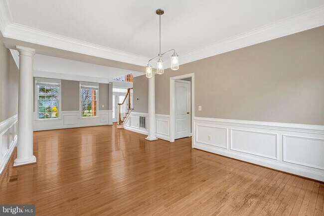 Building Photo - 15053 Doral Pl