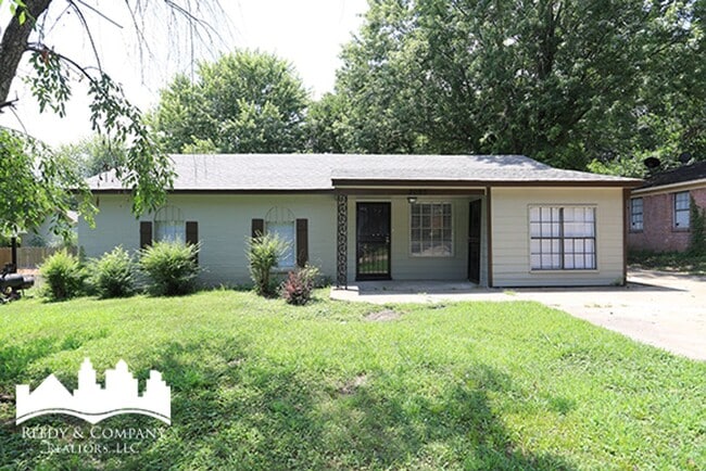 Building Photo - 3095 Normandy Dr