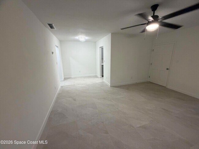 Building Photo - 154 Crescent Beach Dr