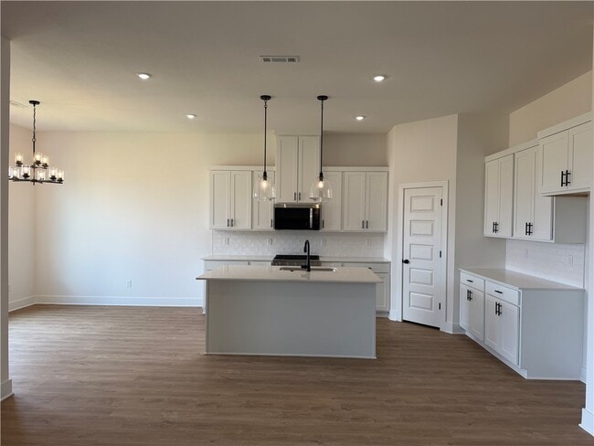 Building Photo - 5231 Nicolas Ave