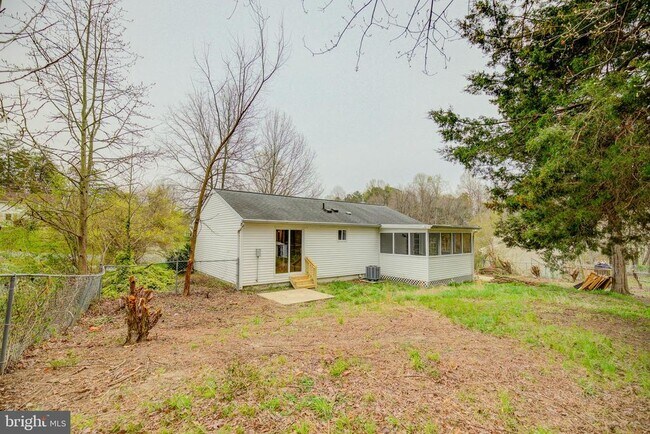 Building Photo - 10904 Huntington Woods Cir