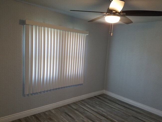 Building Photo - 10203 S Wilton Pl