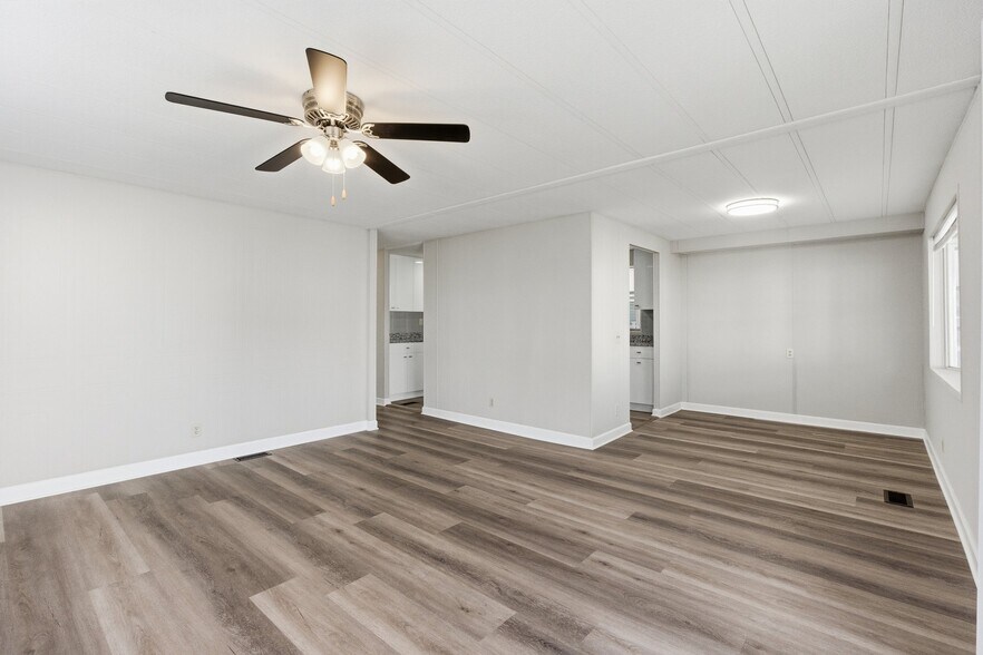 Building Photo - 29250 US-19
