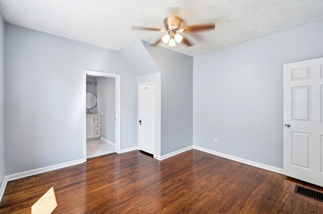 Building Photo - 413 Lockwood Ave