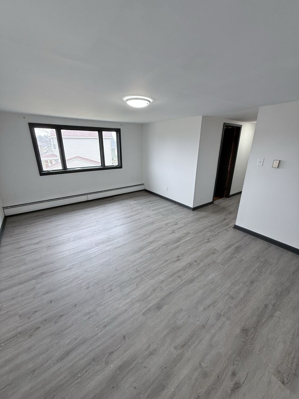 Building Photo - 3807 Pine Ave