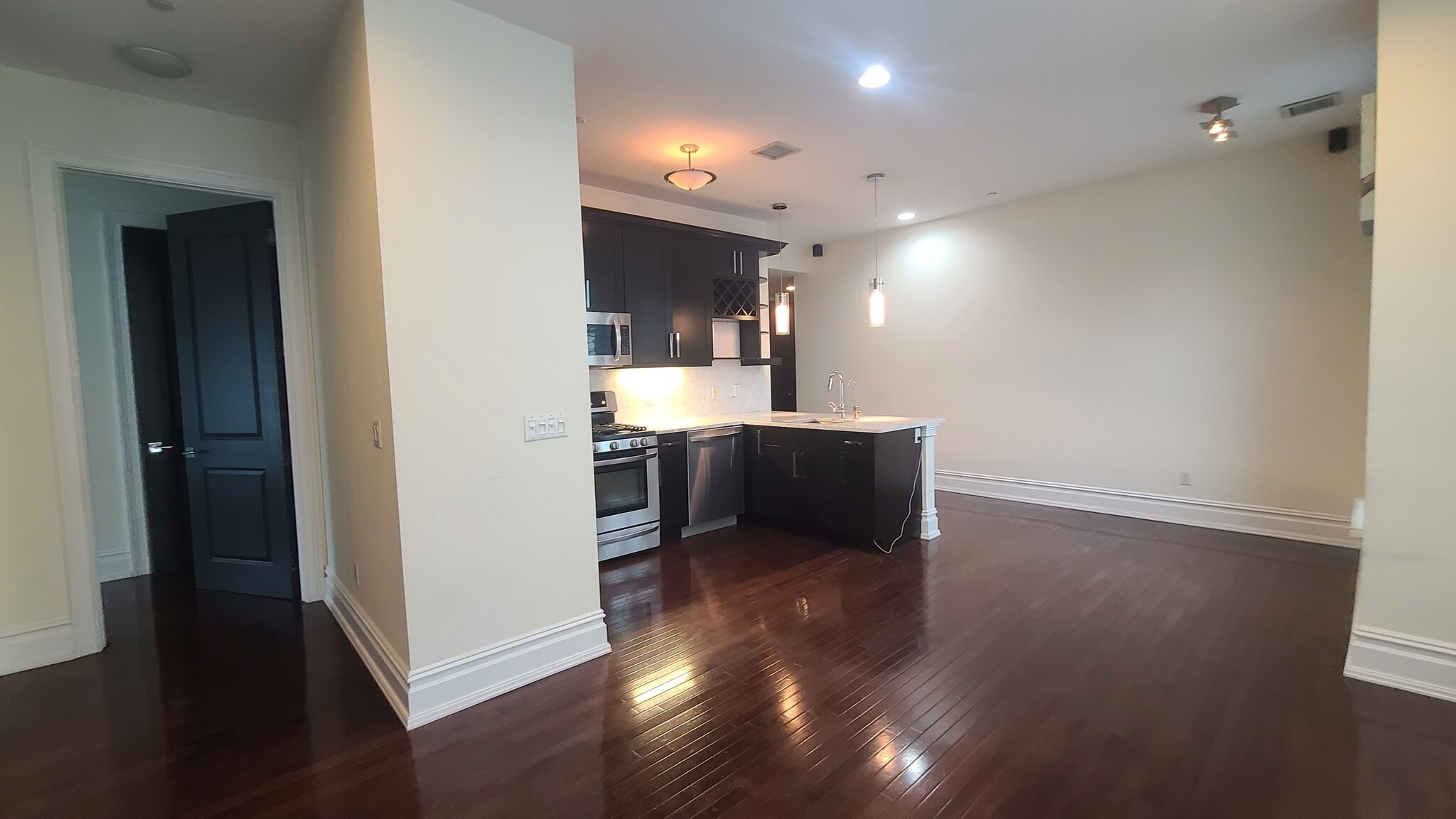 Building Photo - 3121 Central Ave