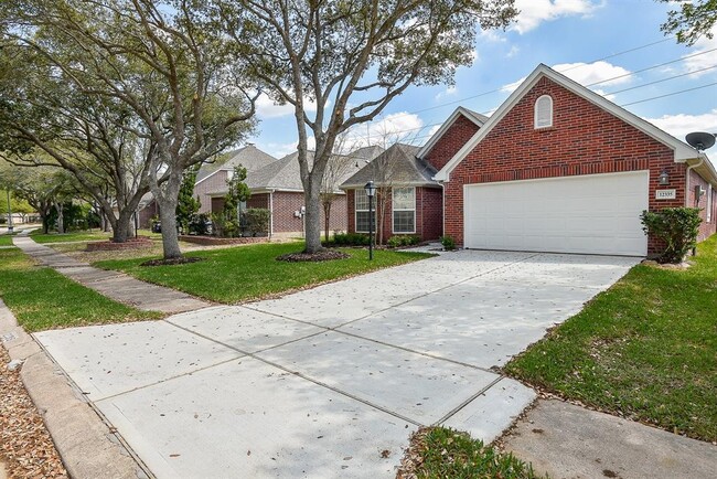 Building Photo - 12335 Shadowvista Dr