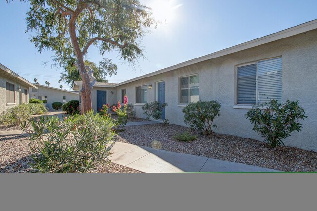 Building Photo - 3402 N 32nd St