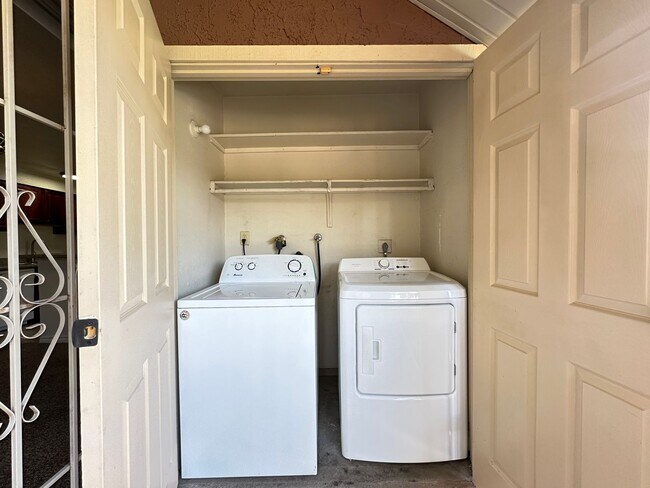 Building Photo - 5300 Indian River Dr