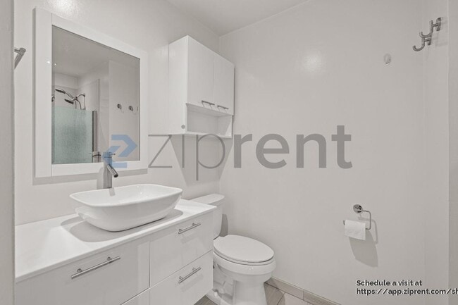 Building Photo - 5 Oak Crest Ct