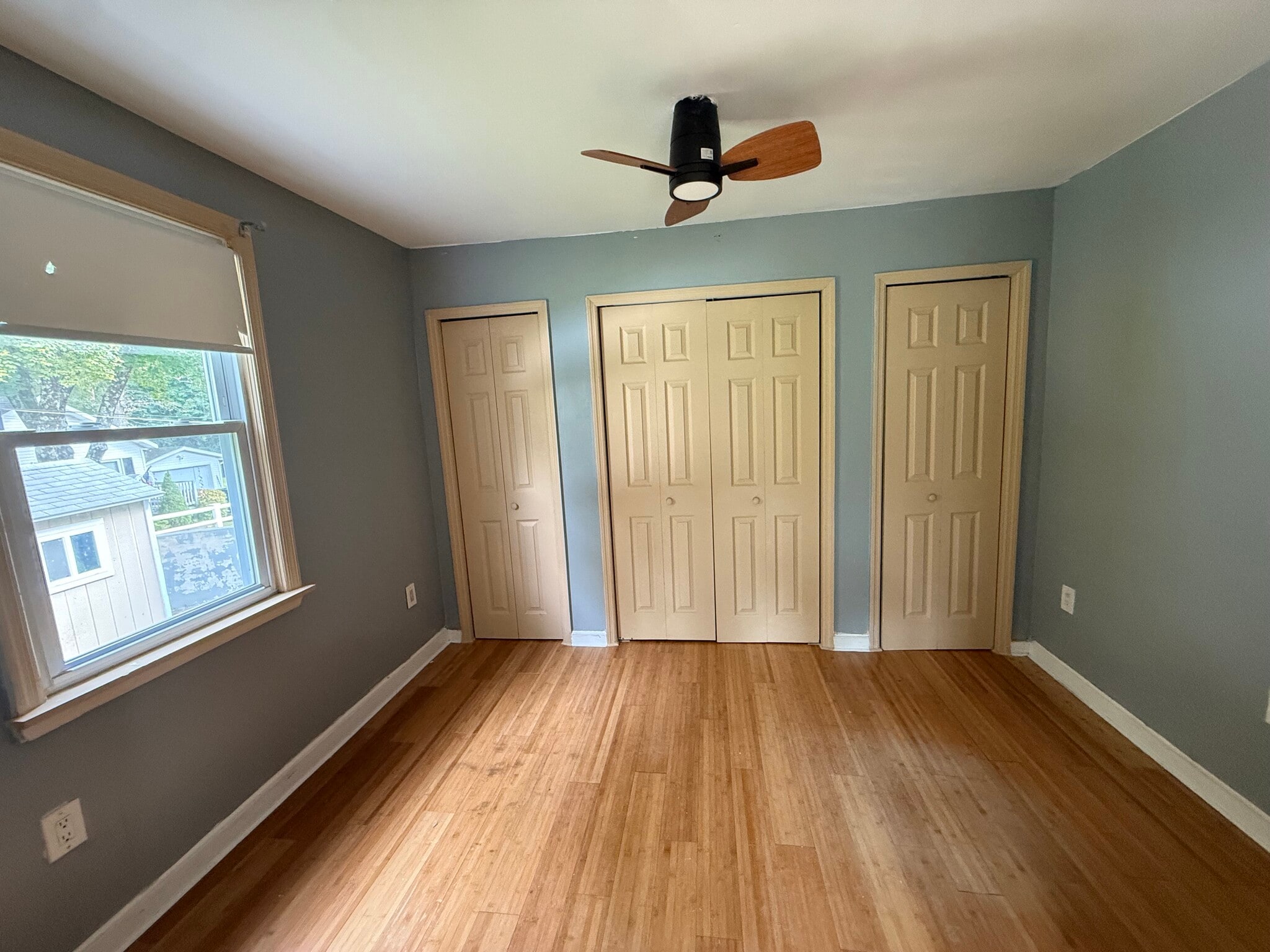 bedroom - 28 Lake Rd