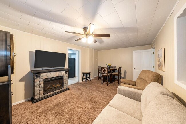 Building Photo - 234 N Hamilton St