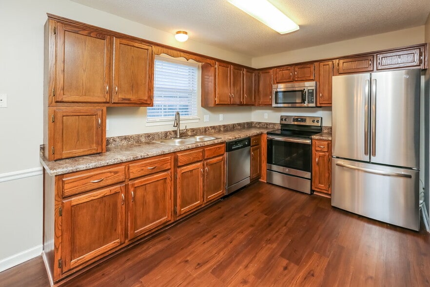 Building Photo - 6205 Morgan Manor Cove