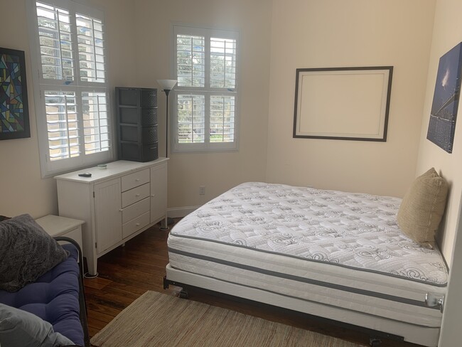 Second Floor bedroom with king size bed - 245 Lincoln St