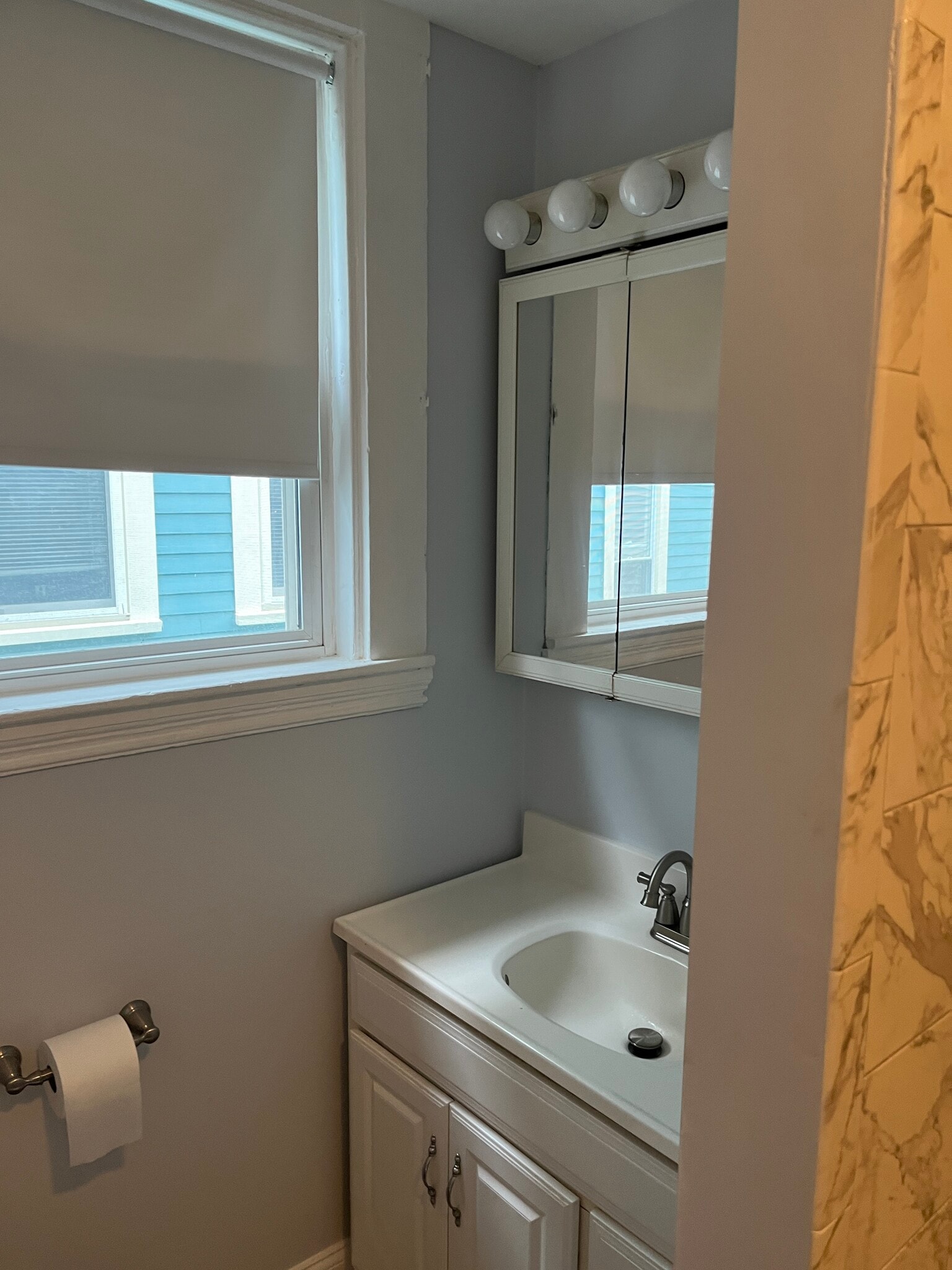 Building Photo - 69 Calumet St