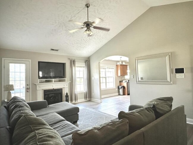 Building Photo - 591 Copper Creek Dr