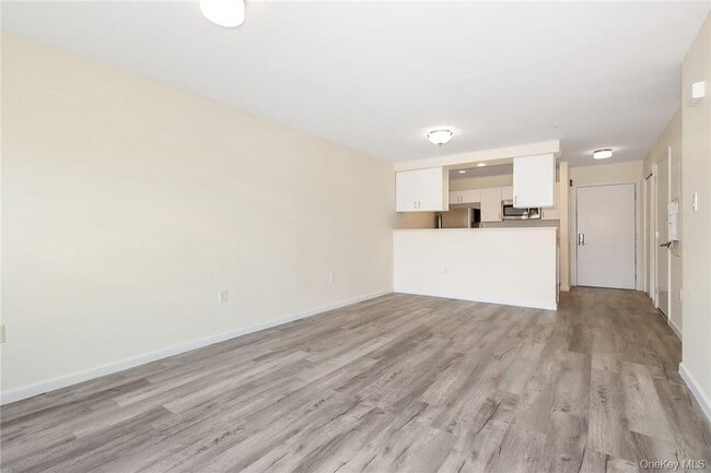 Building Photo - 68 Lake St