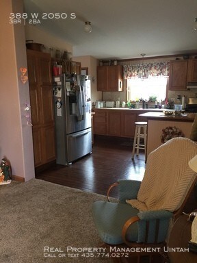 Building Photo - Great 3 Bed 2 Bath House in Sunburst Terrace