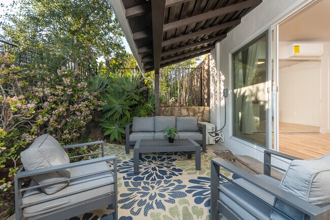 Building Photo - 3251 Vickers Dr