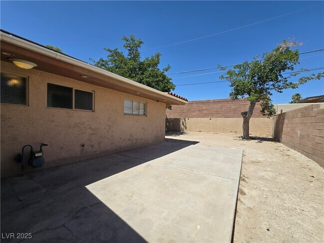 Building Photo - 713 N 18th St