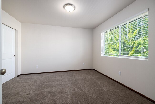 Building Photo - Gilkey 425,LLC#12
