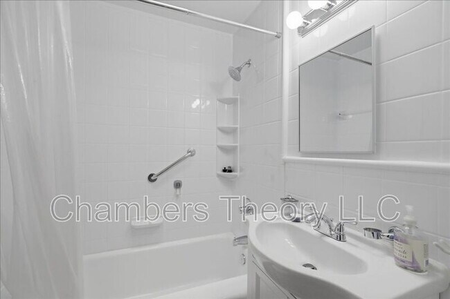 Building Photo - 2230 Observatory Pl NW