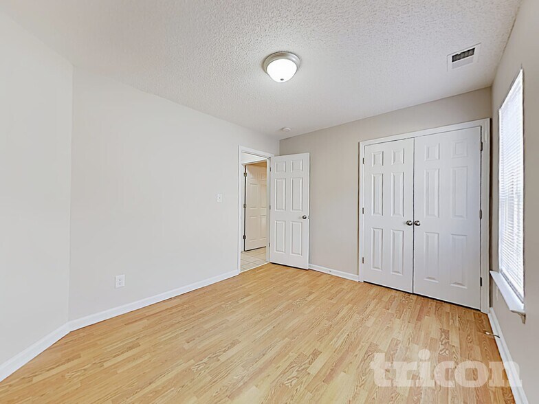Building Photo - 107 Everett Park Dr