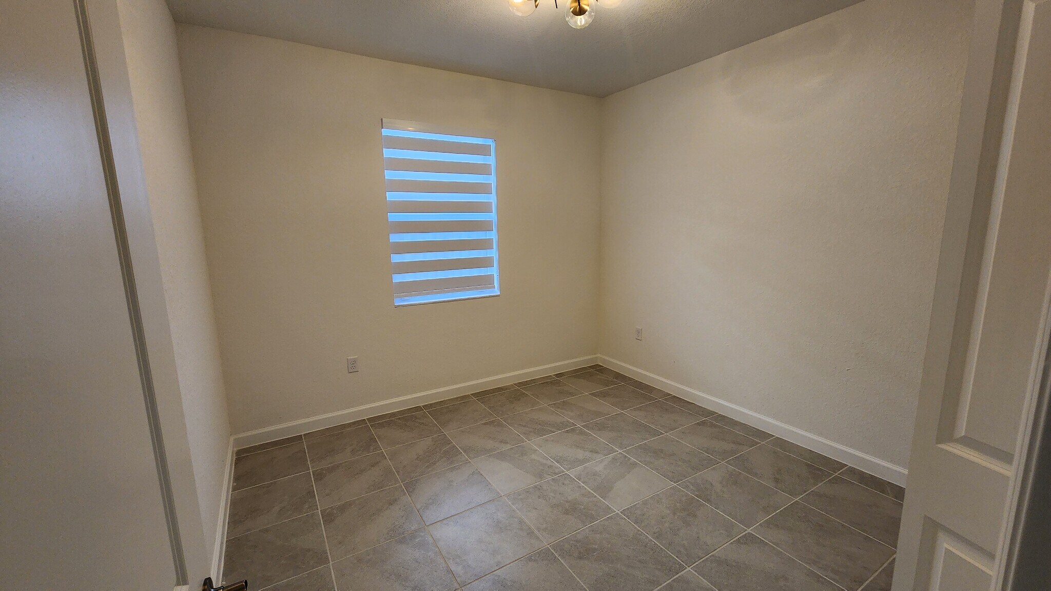 Building Photo - 2991 SE 23rd Ave