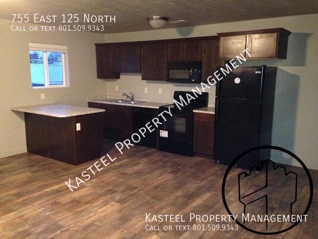 Building Photo - 755 E 125 N St