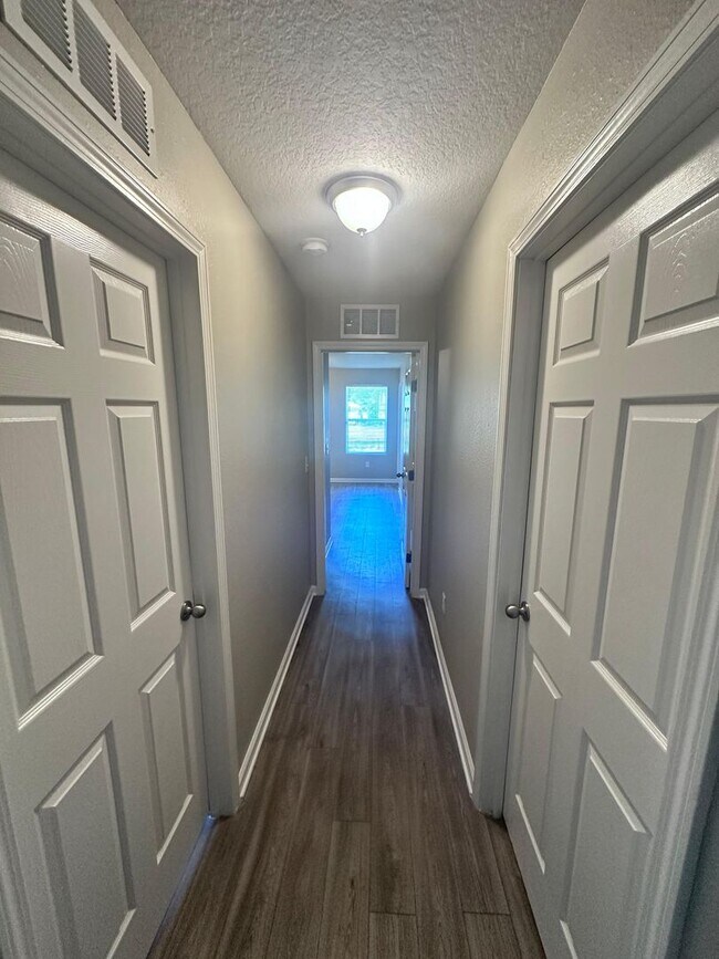 Building Photo - *** TWO WEEKS FREE ***  Gorgeous 4-Bedroom Home with Granite Counters & 2-Car Garage
