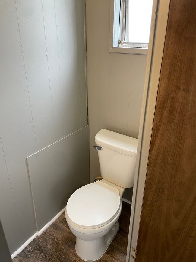 Building Photo - 3 BDRM 1/5 BA SINGLEWIDE MOBILE HOME IN PARK,INSIDE PETS OK WITH $25 EXTRA PER MONTH & $250 NON-R...