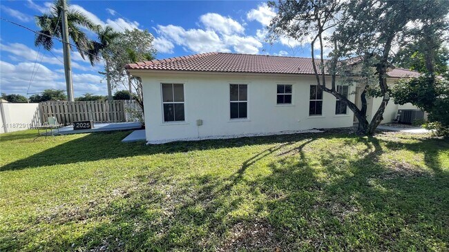 Building Photo - 6952 SW 148 Ln