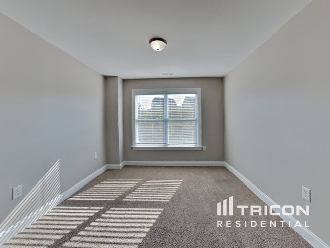 Building Photo - 508 Lakemont Dr