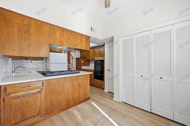 Building Photo - 2024 Heather Brook Dr