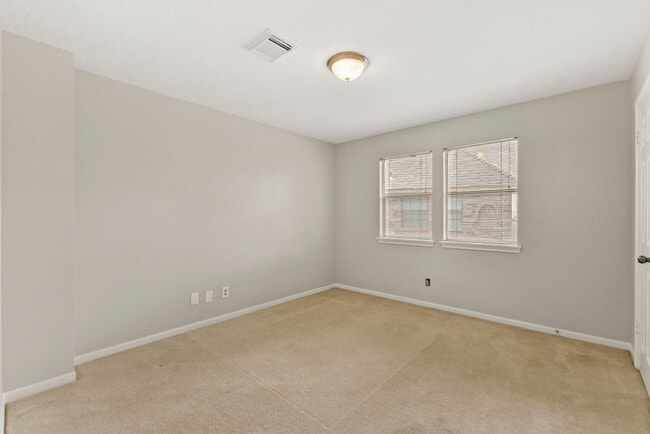 Building Photo - Spacious and Full of Character -  3,000+ S...
