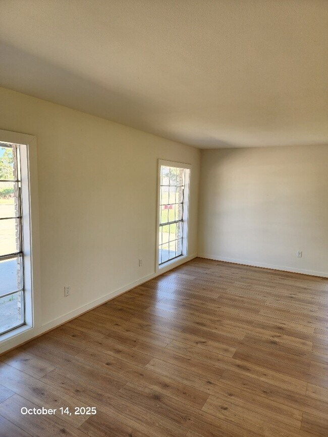 Building Photo - 1301 N Avenue H