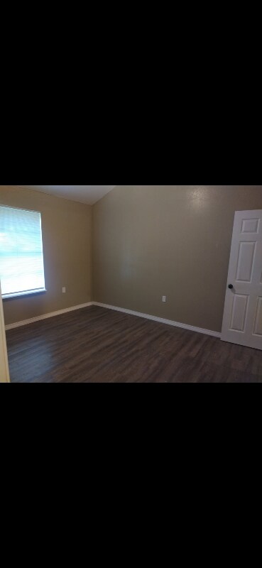 Building Photo - 1029 Rue Louis Phillippe