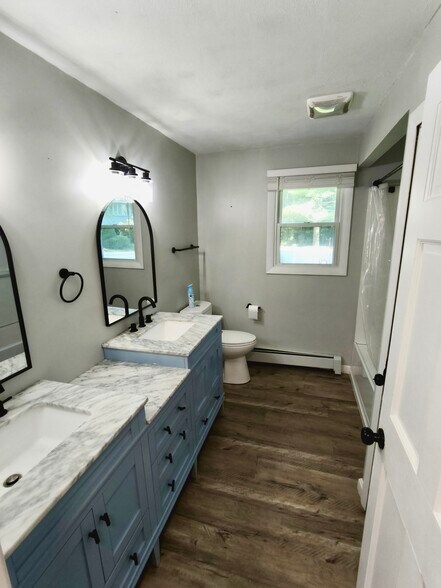 Full Bath - 28 S Spencer Rd
