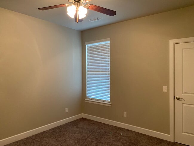 Building Photo - 1513 Crestwood Hills Ln
