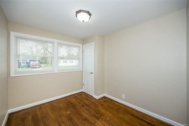 Building Photo - 9906 Calumet Dr