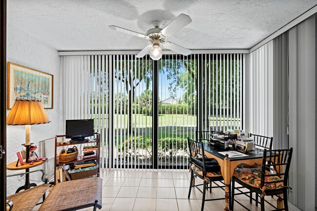 Building Photo - 5153 Oakhill Ln