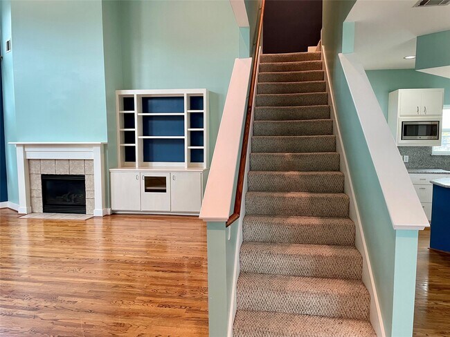Building Photo - 5901 Fairdale Ln