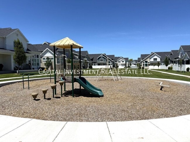 Building Photo - 2774 Lacewood Dr