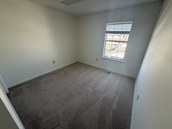 Building Photo - 755 E Northfield Blvd
