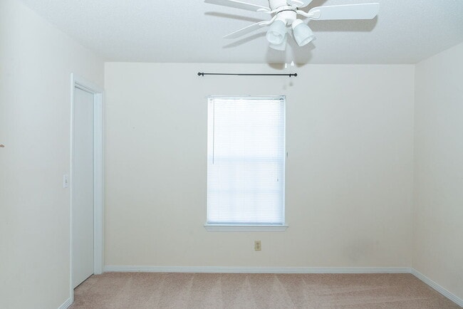 Building Photo - "Charming 3-Bed Oasis in Shalimar with 2 F...