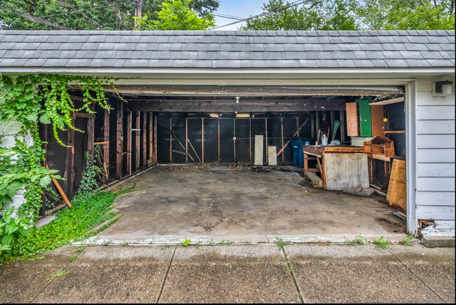 Building Photo - 4097 E 64th St