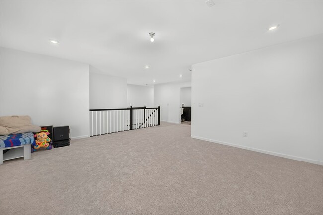 Building Photo - 414 Roddens Wy