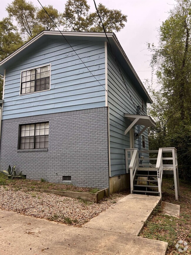 Building Photo - 2460 Dundee Dr