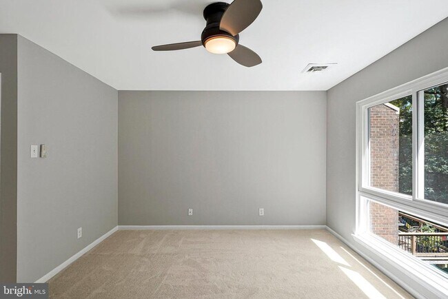 Building Photo - 11069 Saffold Way